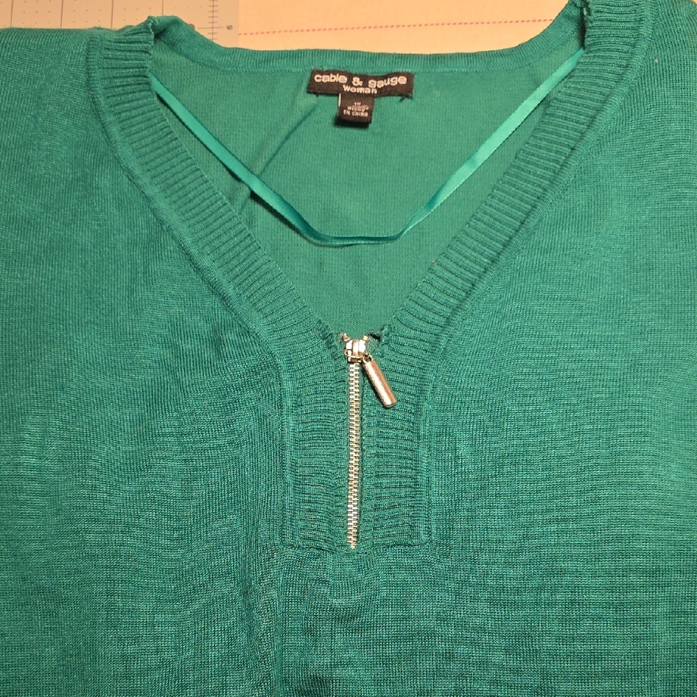 Cable & Gauge Women's Teal V-Neck Sweater